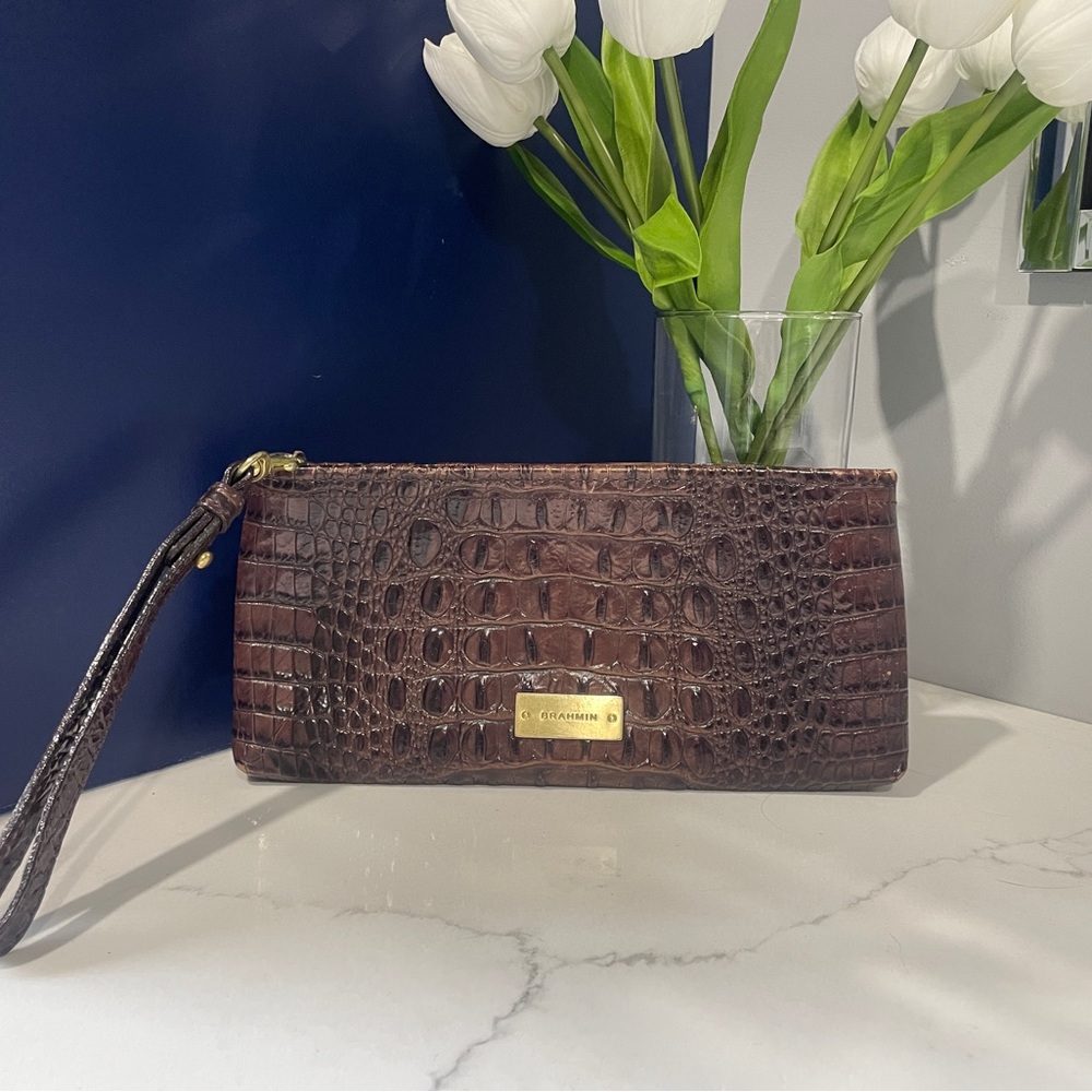 EUC Brahmin wristlet/clutch